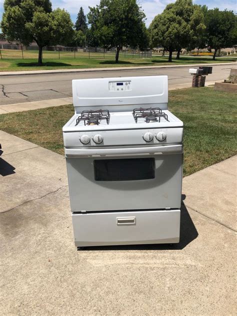 clean used gas stove near 90011 for sale